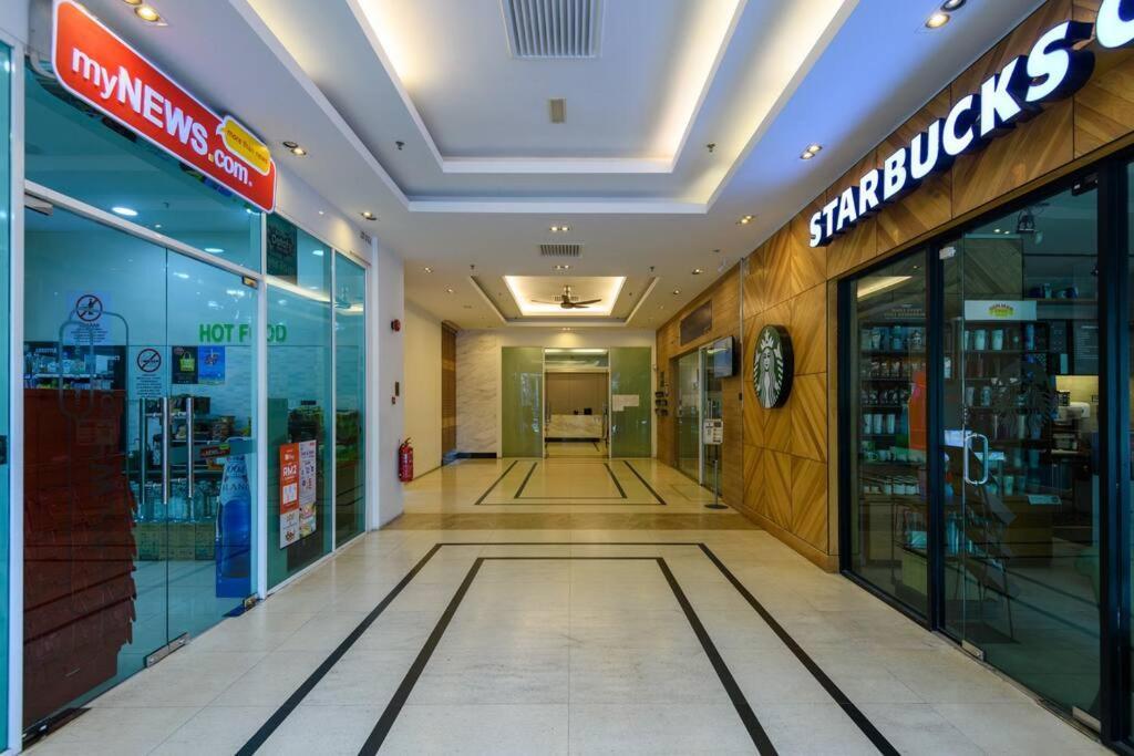 Апартаменти 2R1B/Seaview Tropical /1~8Pax/Gurney Mansion One Джорджтаун Екстер'єр фото