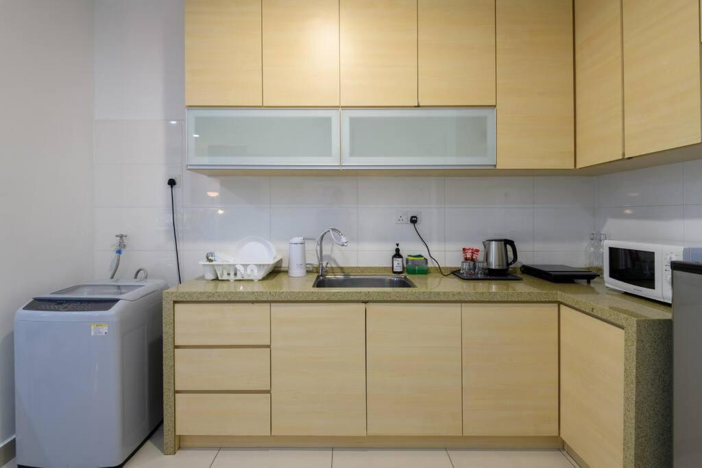 Апартаменти 2R1B/Seaview Tropical /1~8Pax/Gurney Mansion One Джорджтаун Екстер'єр фото
