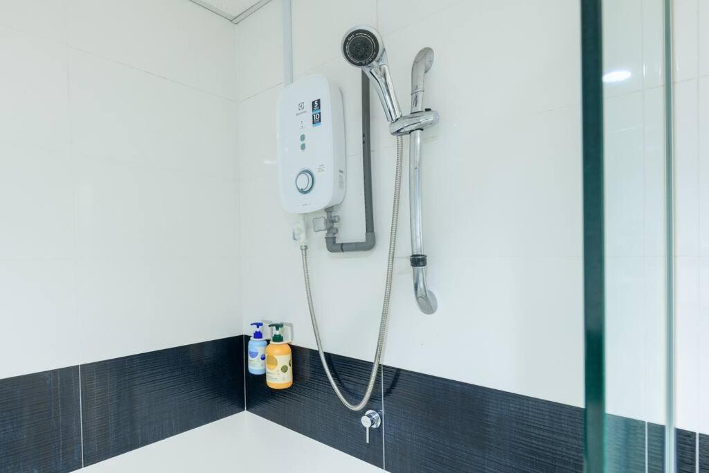 Апартаменти 2R1B/Seaview Tropical /1~8Pax/Gurney Mansion One Джорджтаун Екстер'єр фото